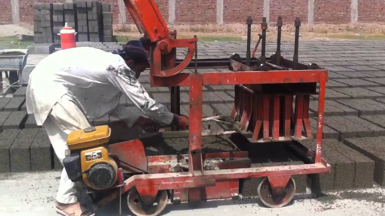 Concrete block making machine chiniot - YouTube