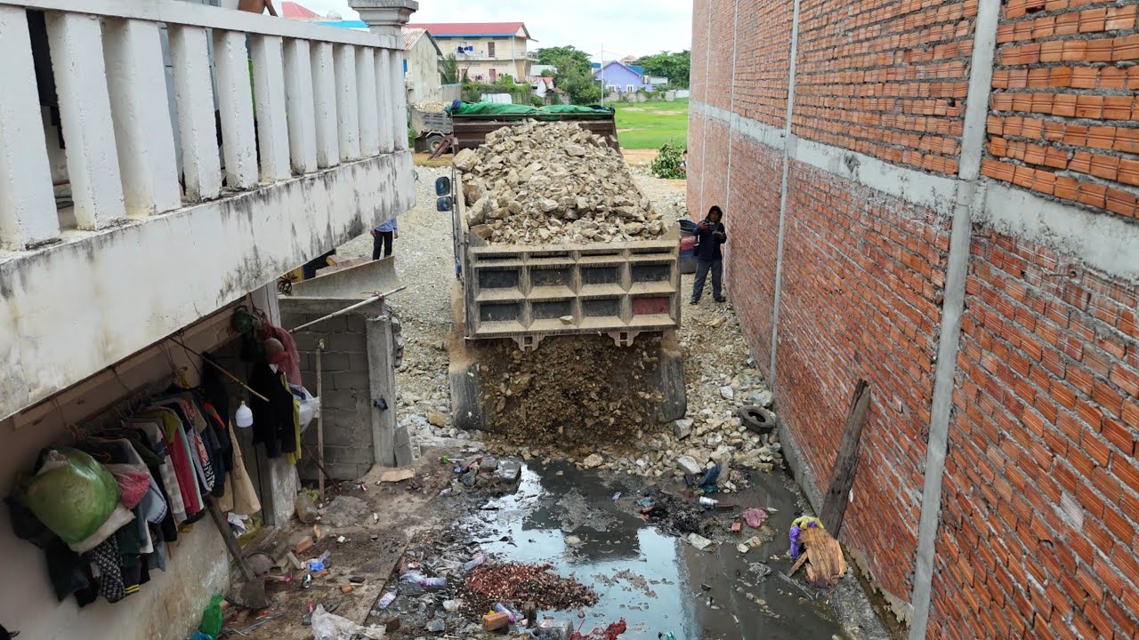 Wonderful!Work Building New Road Building Pouring Paving Stone,Skill Bulldozer D20A Perfect Activity