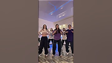 Thumbnail of la mama de la mama - el alfa ❤️🫶🏾 #tiktok #dance #trending