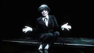 Liza Minnelli sings "I Am My Own Best Friend" 1975