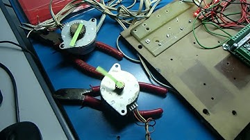 Testing 3 Stepper Motors using Linux CNC software