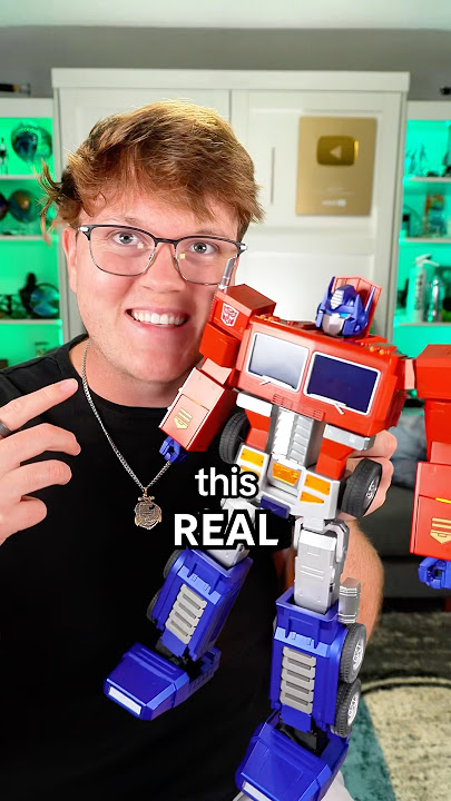 Worlds Most Realistic Optimus Prime Robot