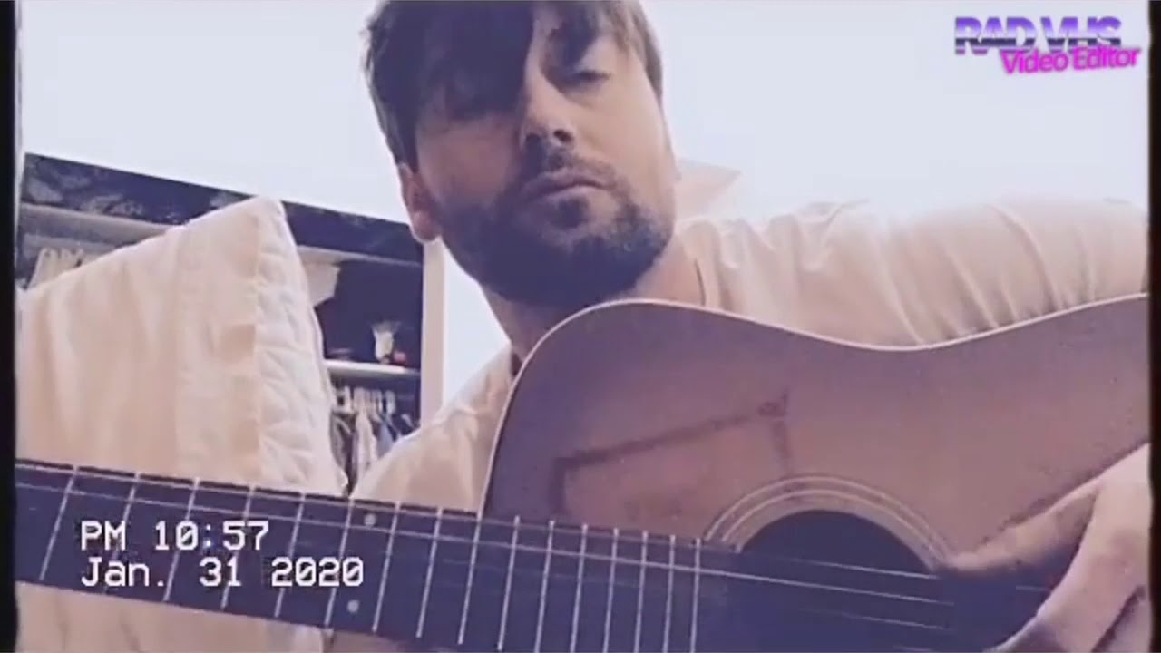 Ryan Eggold cover wonderwall by oasis