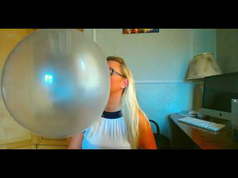 huge bubblegum bubble