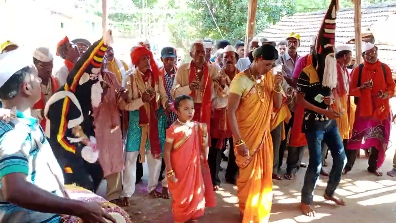 पावणाई देवी पालखी बरोबचे नमन व लहान गौळणीचे  नृत्य भाग- ०२