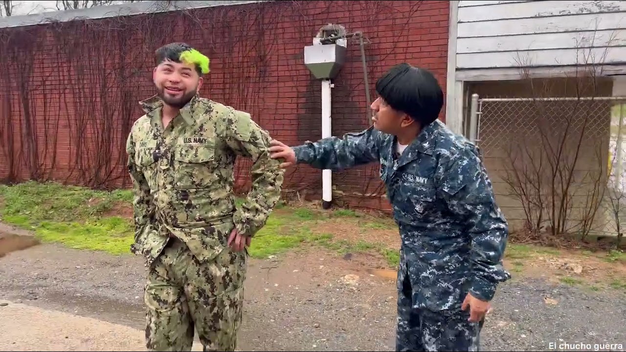 El papa es Militar y su hijo quiere ser policía pero barby mira lo q pasa