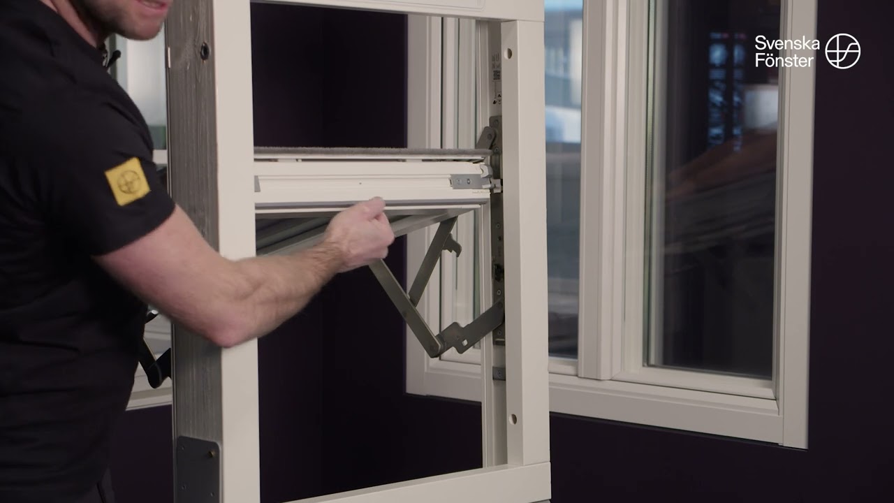 Justera beslag på vridfönster