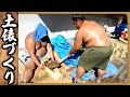【相撲飯】手作業での土俵づくり(土俵築)/ 祭り恒例のカレーライス