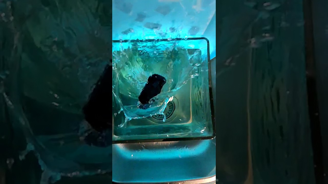 240 fps Aqua car fall 