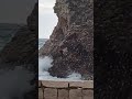 Muškarca iz BiH talasi povukli u more u Dubrovniku, u toku akcija spasavanja (VIDEO)
