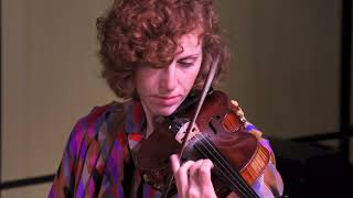 Pierre Relaño - Danse I from Danses Annelées
Pierre Relaño - Danse I from Danses Annelées, for violin solo (2021, premiere)
Talia Herzlich - violin
Recorded live at Studio Annette, Tel Aviv
CEME Festival, March 2022
Composers Mastercourse with Unsuk Chin (Germany / South Korea) and Mauro Lanza (Germany / Italy)
Audio and Video by Yoni Gotlibovich
RAASH Productions Pierre Relaño - Danse I from Danses Annelées