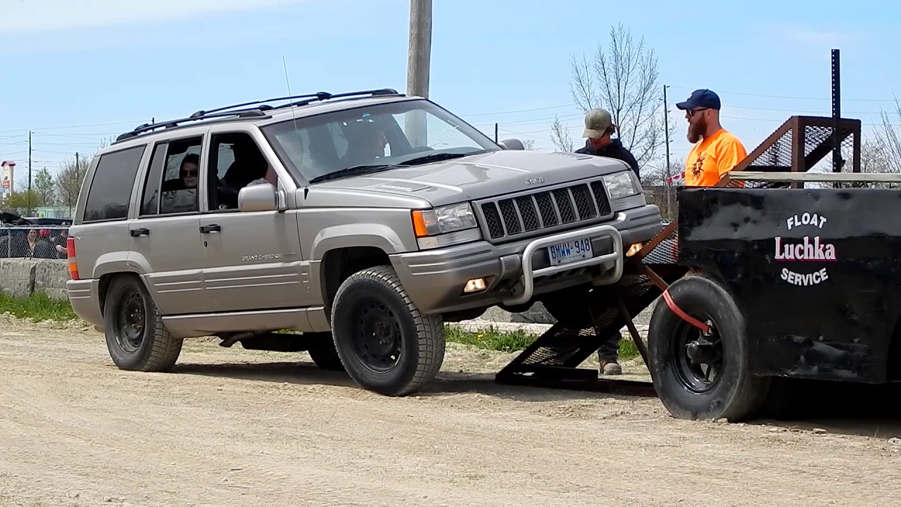 Jeep Grand Cherokee Off-Road Test on Teeter Totter and RTI Ramp at Durham 4x4 Show-N-Shine