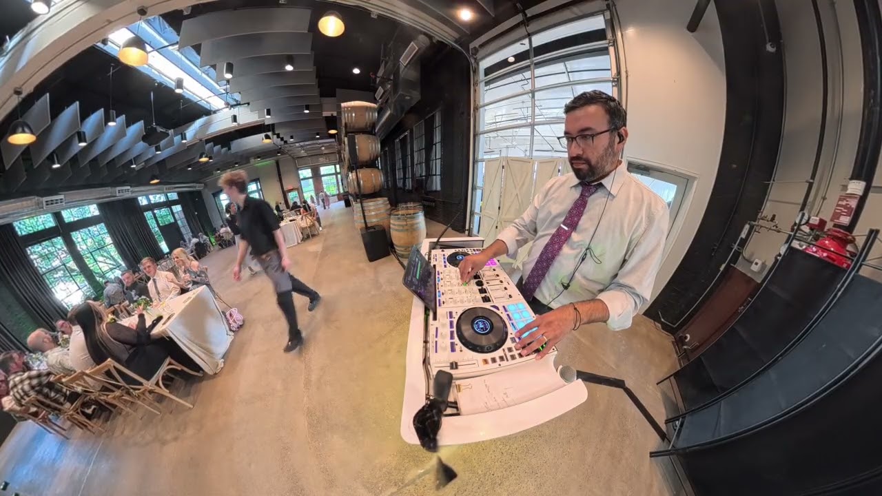 Wedding Dinner Vibes | Salem Oregon Wedding DJ