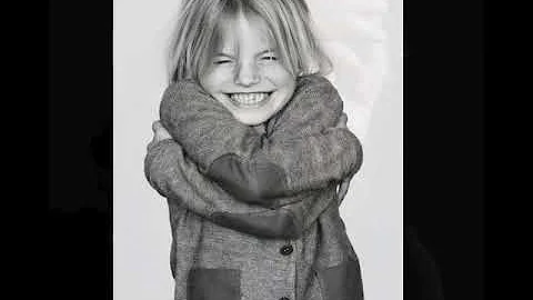 Hug yourself- hold yourself- a visual meditation b...