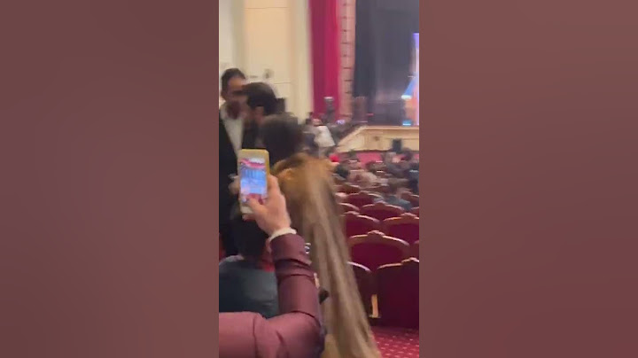 لحظة خروج ياسمين الخطيب وزوجها في مهرجان وشوشة | حفل الافضل 2021