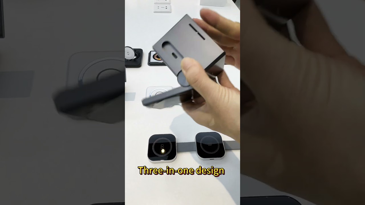 The WiWU Coolpad 3-in-1 Wireless Charger (Wi-W018) 15W Fast-Charging