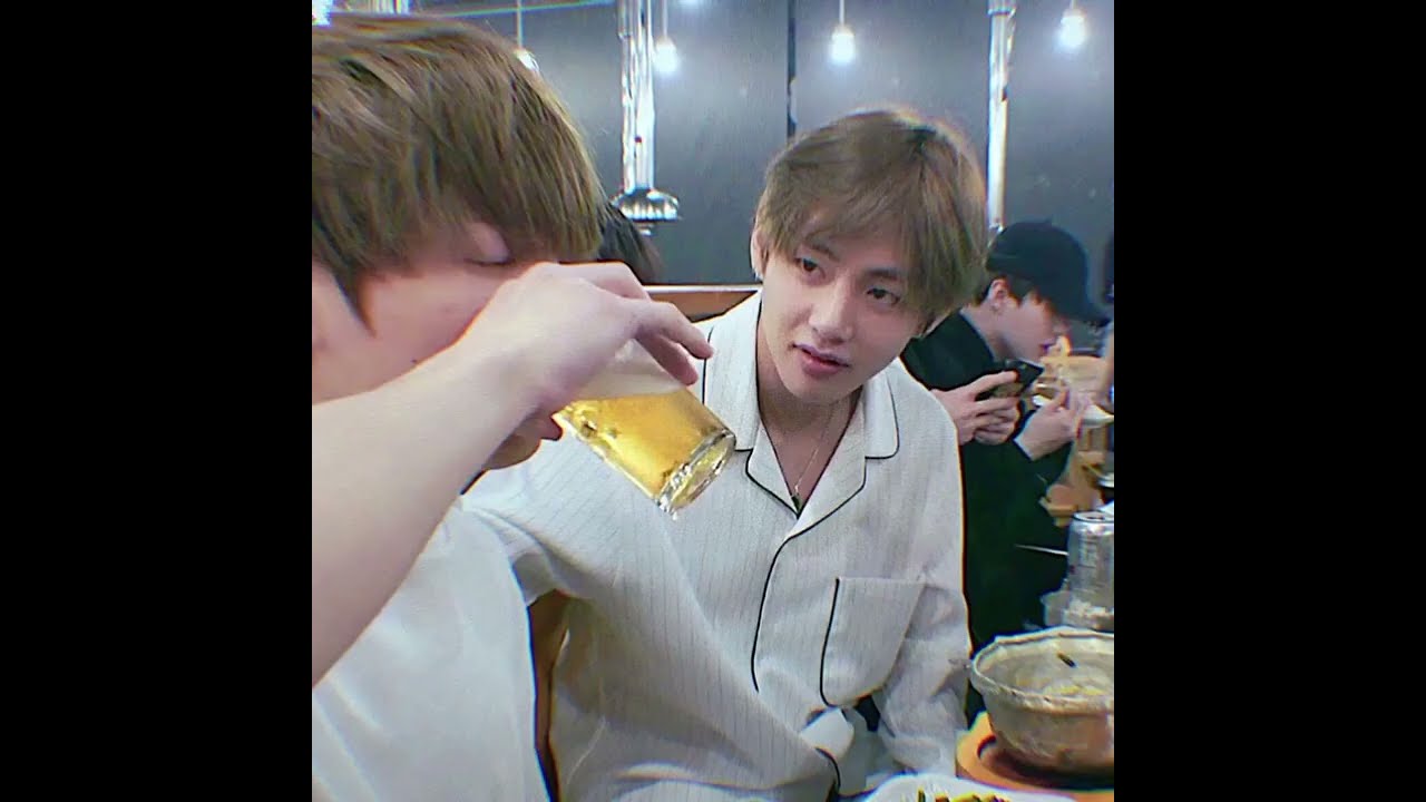 Taekook Is Real ?? Taekook Think People does'nt Notice These Moments💚💜🐻🐰 