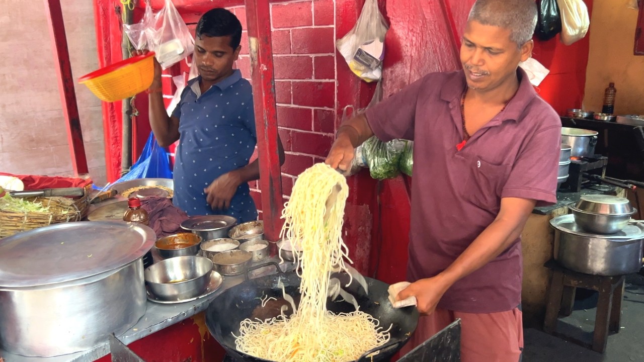 Чоумейн＝ЯКИСОБА из Индии⭐️4.2 - Знаменитая уличная еда в Калькутте - Уличная жареная лапша