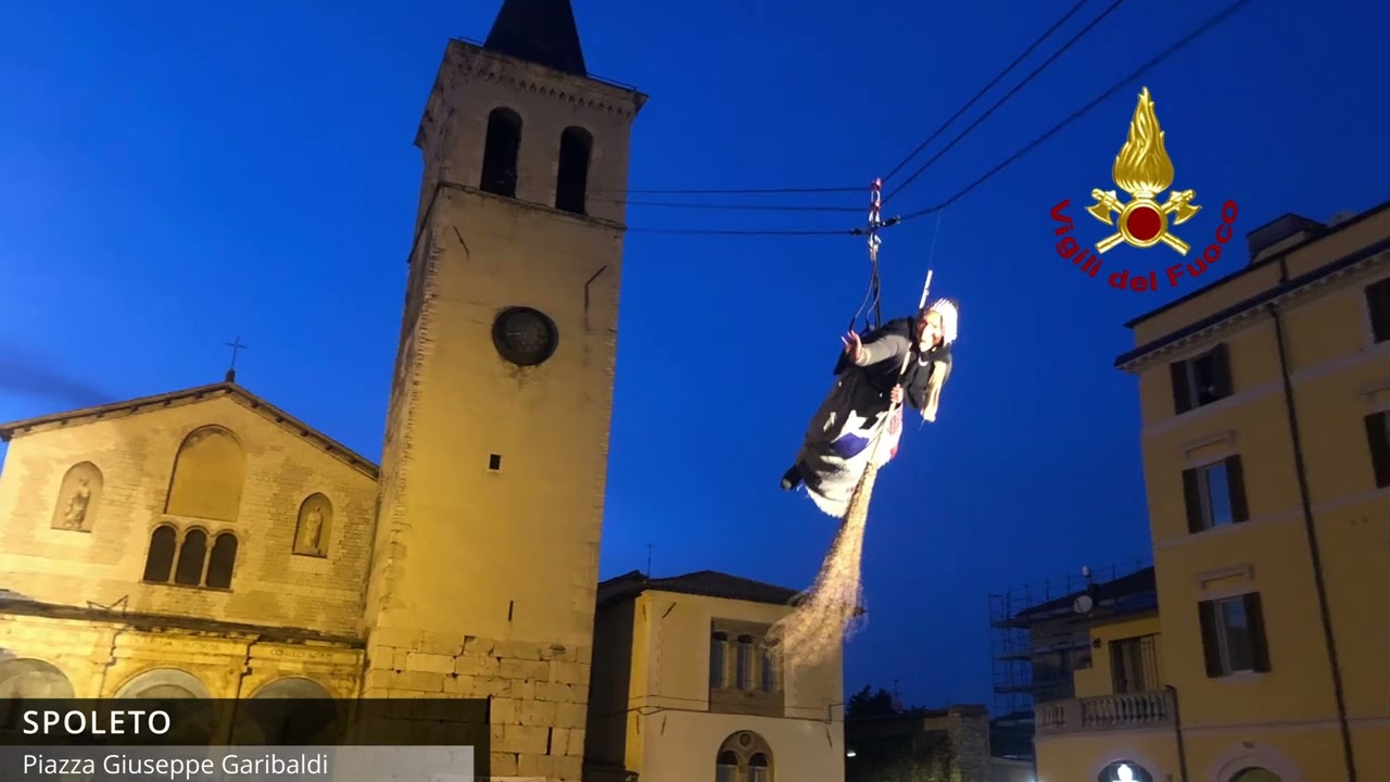 La Befana 2024 è arrivata in Umbria grazie ai Vigili del Fuoco