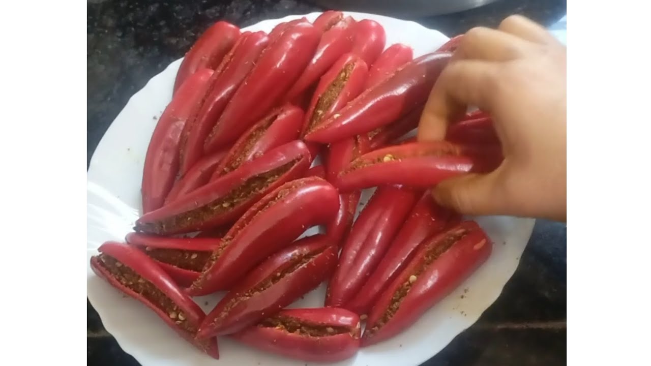 #new #Uttar Pradesh aur Bihar mein banayi jaane wali paramparik tarike se bharwa Lal mirch ka Achar