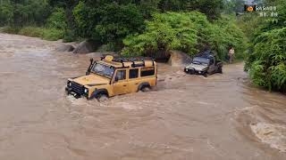 Malaysia Kelantan Gua Musang 4X4四轮驱动车过河敢死队(过河篇上集)