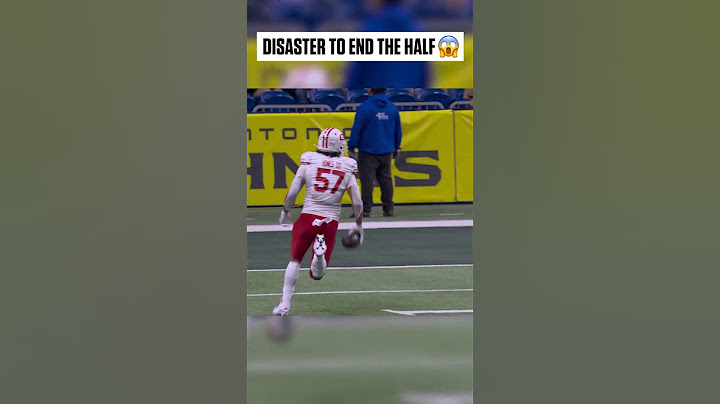 A DISASTER to end the first half! 😱 #ufl #football #buttffumble #disaster