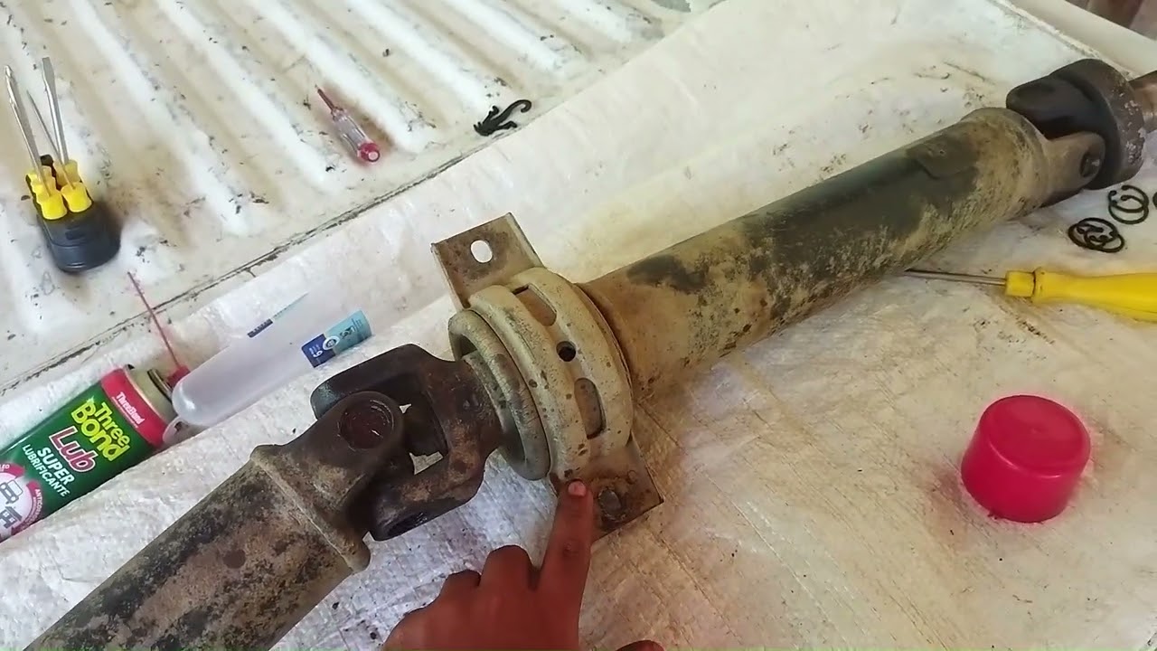 Carro estralando ao sair e passar marcha ! #l200 #cardan #cruzeta  #rolamento - YouTube