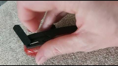 how to insert the sim card into Bike gps tracker TK906