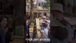 Rama me turistët në Gjirokastër: Unë nuk jam atraksion turistik!