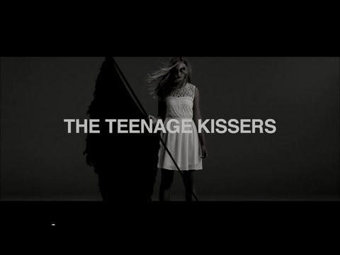 THE TEENAGE KISSERS「BLACK SKINNY BIRD」MV