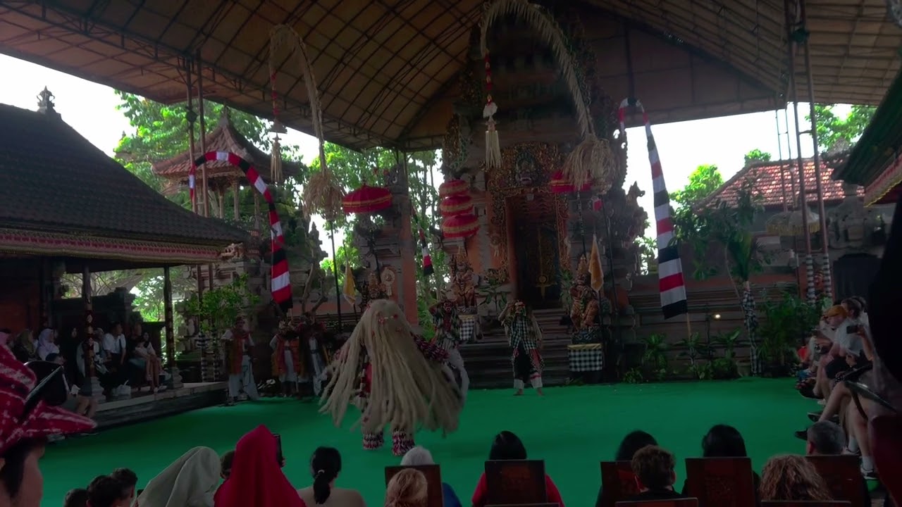 Pertunjukan Leak Bali