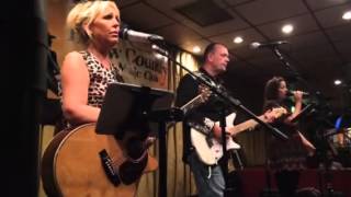 Harrow CMC - Fools Gold - Melissa - Blue Roses screenshot 2
