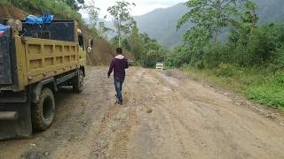 Download Lagu Beberapa truk expedisi terjebak di ruas jalan Manokwari - Pegunungan arfak | 28-09-2019 MP3