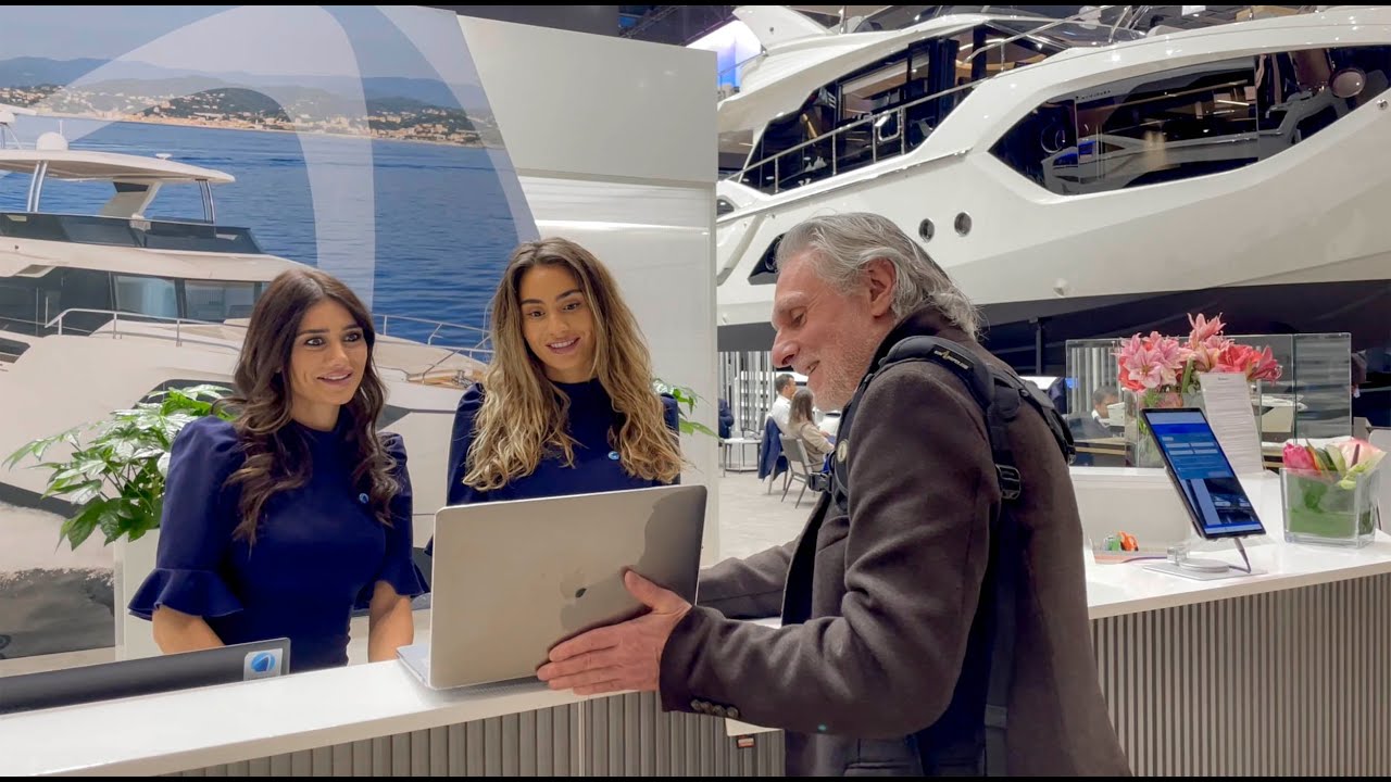 Messefotograf Düsseldorf: High-End Fotos in 60 Minuten | Express-Service Chris Göttert.