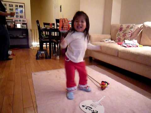 ３歳１ヶ月 - ＲＣサクセションに合わせてお尻フリフリする花梨