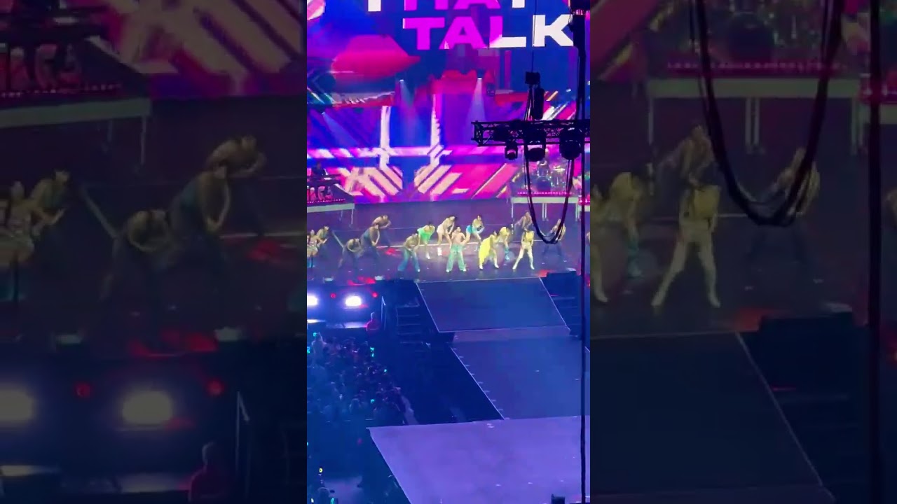 Talk that Talk - TWICE (O2 arena, London)