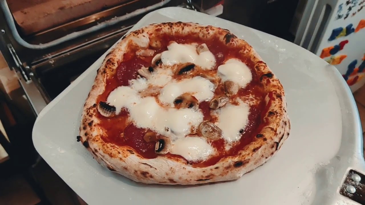 Napoletana 17h dough - Effeuno P134H 500°C Biscotto - YouTube