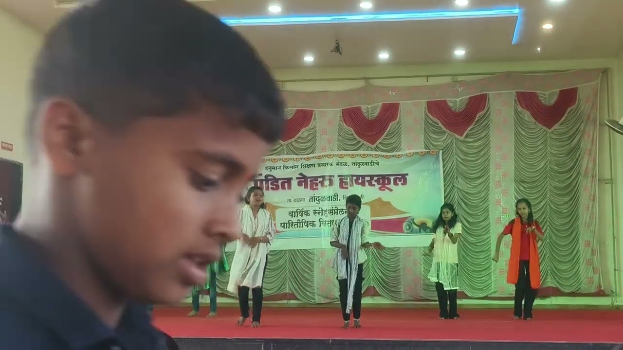 काय सांगू राणी मला गाव सुटना