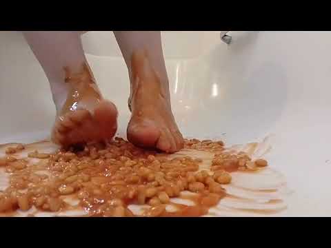 FuNNy fEEt- ASMR- Beans means mines!