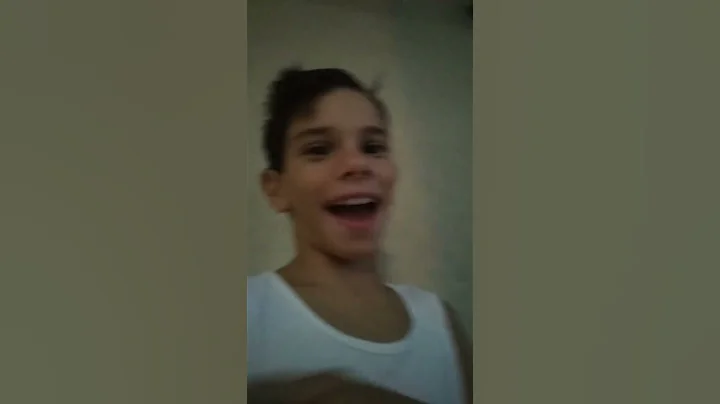 arcangelo saluta mamma giulia e figlia chiara con ...