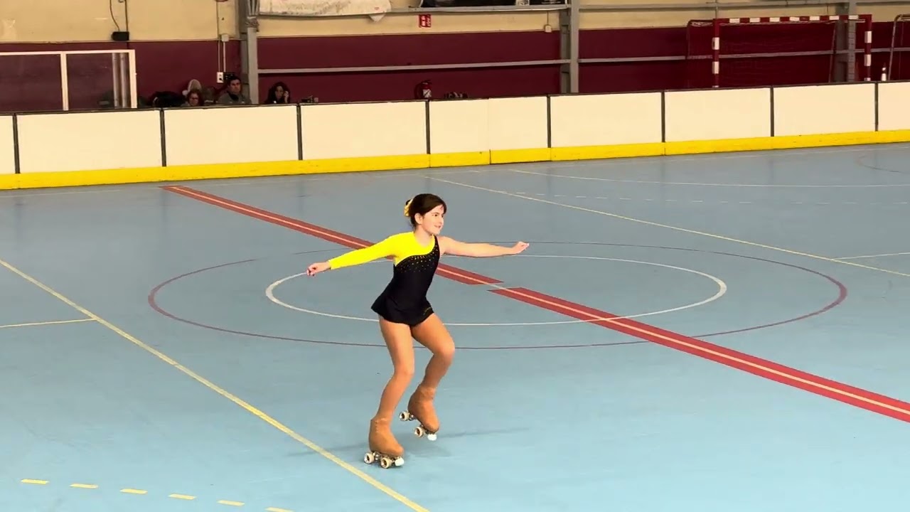21-02-2026 Lola patinando en Sant Joan Despí