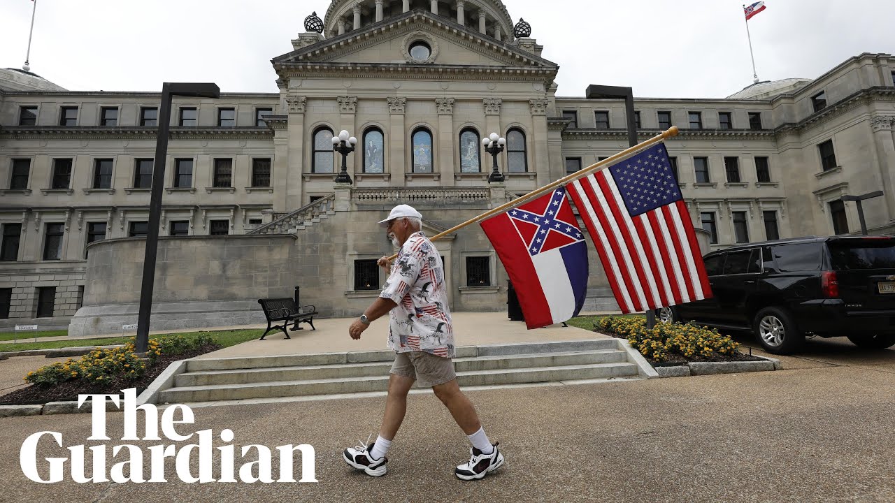 Mississippi flag comes down after vote to remove Confederate emblem