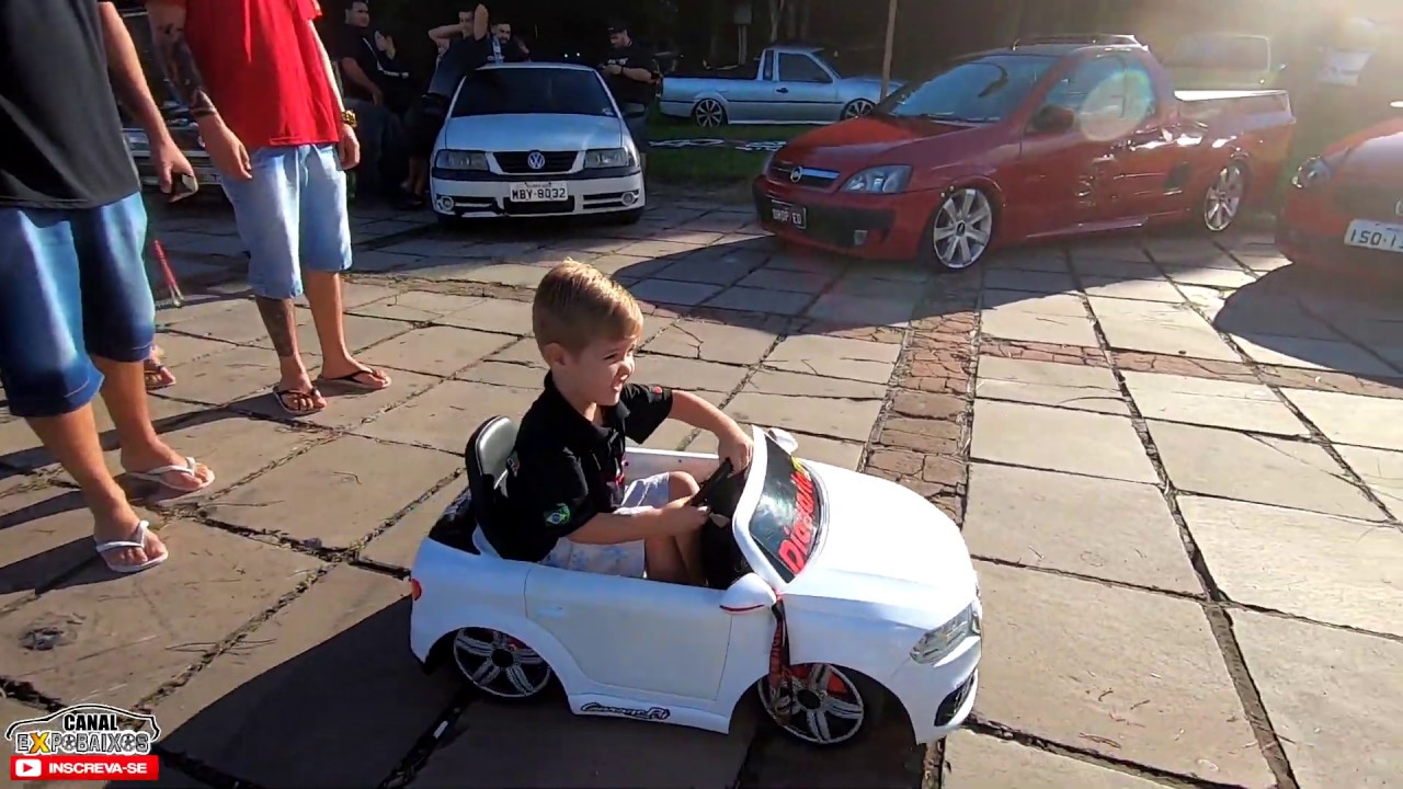 Mini Carretinha de Som Automotivo em um Carro Infantil ! 