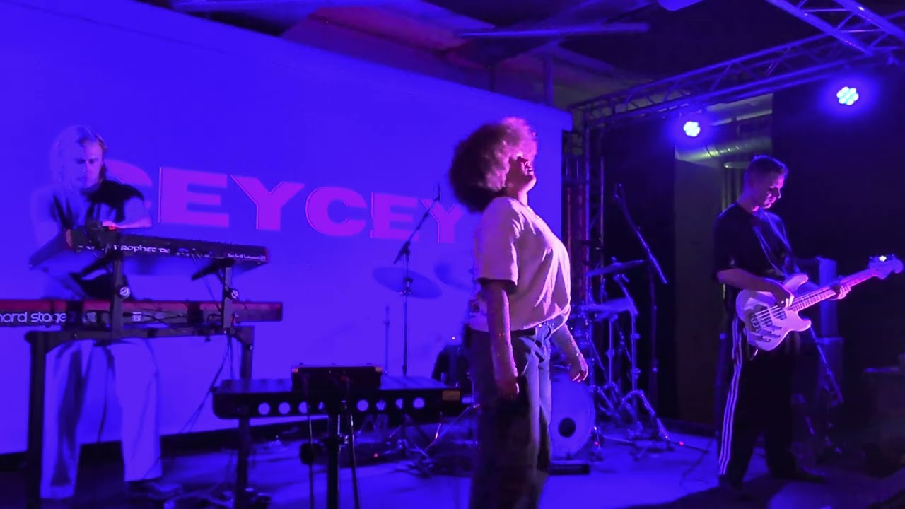 Watch CEYCEY - PS (live) @ Bandpool live & laut Popakademie November 2024 on YouTube Watch CEYCEY - PS (live) @ Bandpool live & laut Popakademie November 2024 on YouTube
