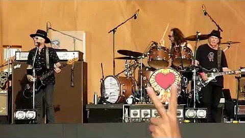Neil Young - Rockin' in the Free World - Hyde Park...