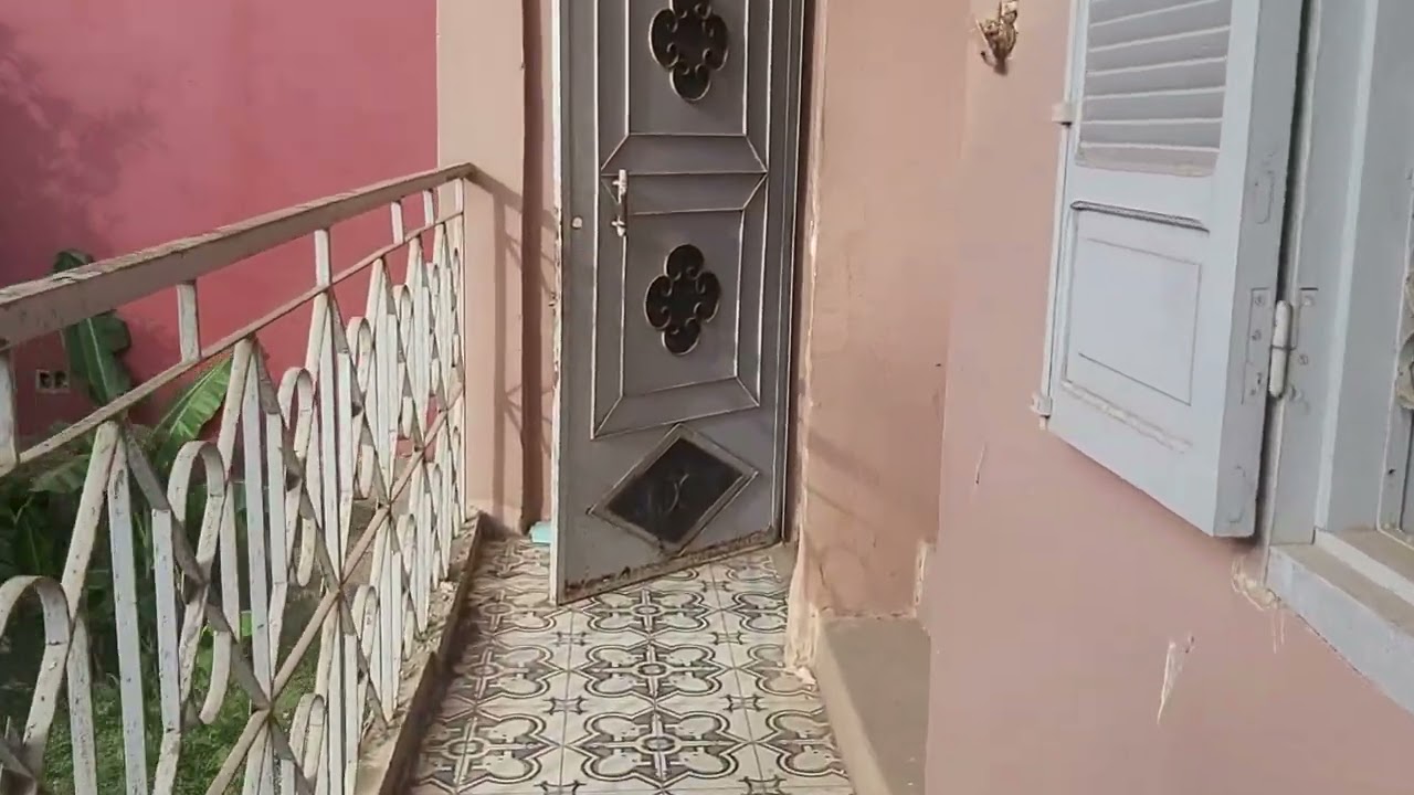 مدينه سلا حي قرية ولاد موسى 840 م مع فيلا قديمة على شارع تمن 4 مليون درهم قابل للتفاوض 212661247058