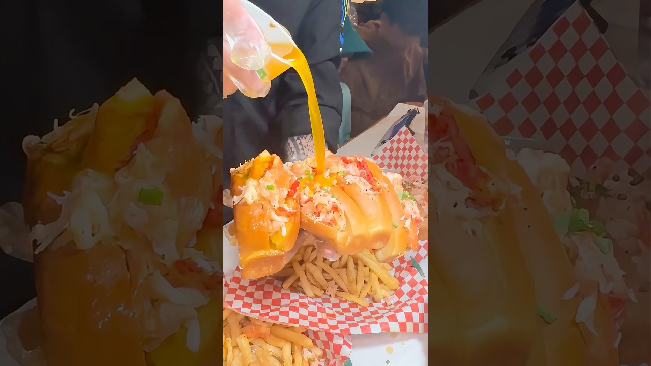 10/10 Warm Lobster Roll from Angry Crab Shack 