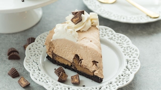 Recipe:
http://www.thereciperebel.com/no-bake-reeses-peanut-butter-cup-cheesecake-recipe-video/
this no bake reese's peanut butter cup cheesecake is perfectl...