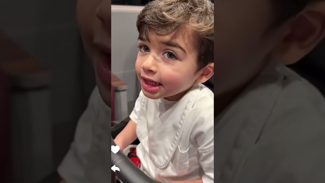 فرح الهادي وعقيل | ادوم ونوح يتضاربوا بالطياره 😻