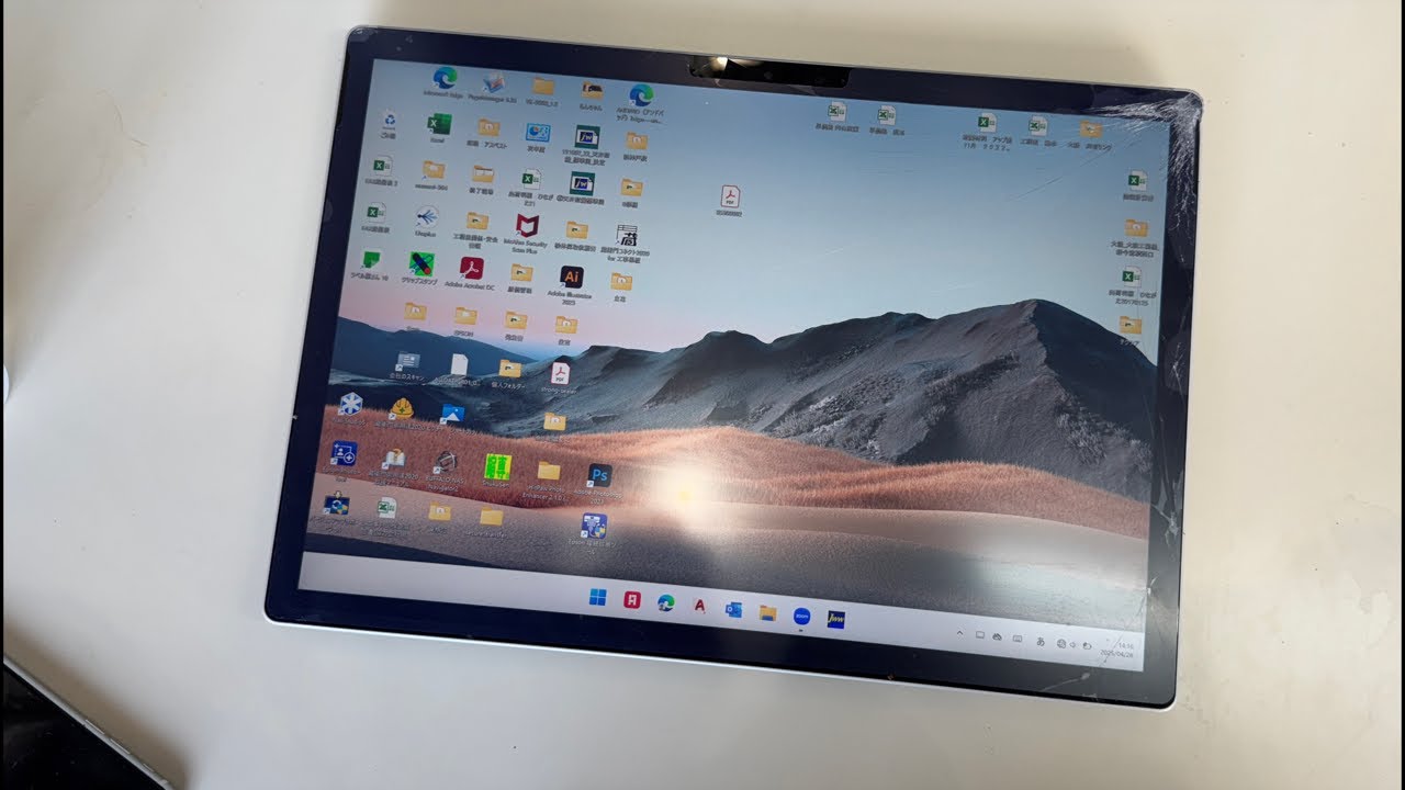 Surface Laptop 3 15インチ ディスプレイ画面割れ交換修理 - YouTube Surface Laptop 3 15インチ ディスプレイ画面割れ交換修理 - YouTube